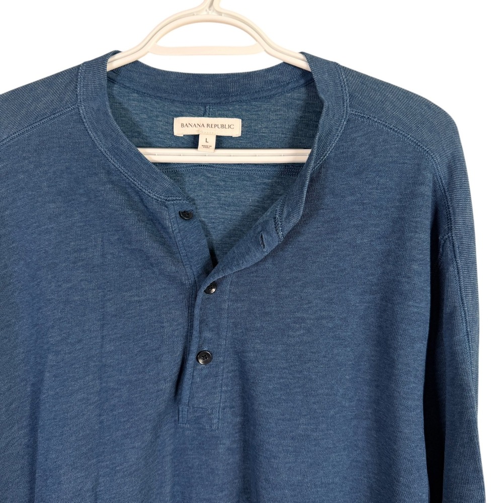 Banana Republic Henley Shirt Mens L Blue Long Sleeve Slub Knit Cotton Blend‎
